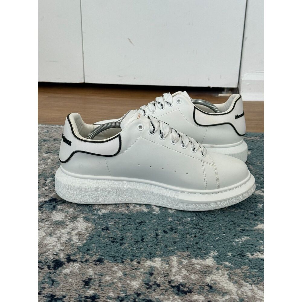 Alexander McQueen - Oversized White & Black Lace-Up Men's Sneakers - Size 11 - Picture 4 of 6
